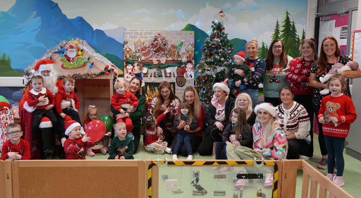 Picture of Santa with children and parents at Little SERC